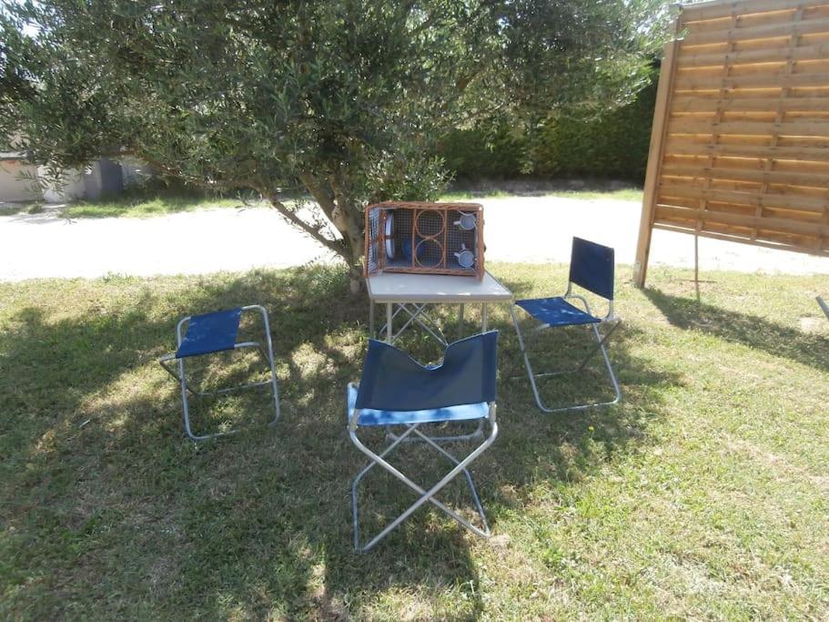 Gite A Caromb Exteriér fotografie